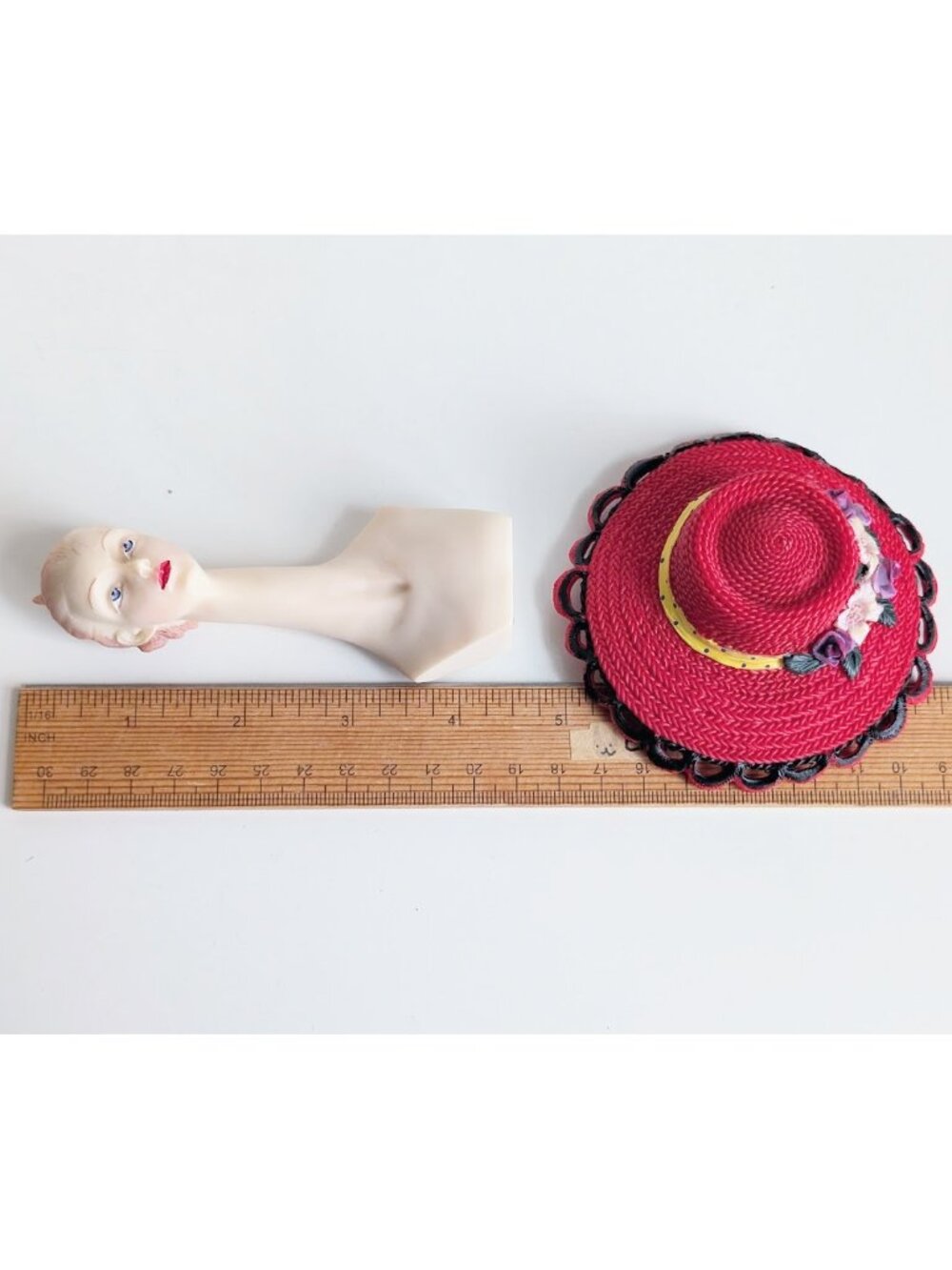 Vintage Direct Connection Miniature Female Mannequin Display Bust w/ Red Hat - Picture 13 of 13
